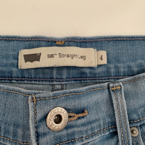 Sold! Levi’s 505 Straight Leg Jean - Picture 3 of 5